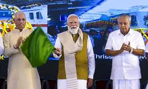 केरल दौरे पर पीएम मोदी ने दिखाई विकास की झलक, अमृत भारत ट्रेनों को दिखाई हरी झंडी