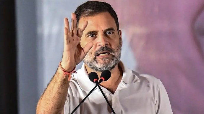 धर्मेंद्र प्रधान के इस्तीफे के बाद दिल्ली में लगे ‘थैंक्यू राहुल गांधी’ के पोस्टर, युवा कांग्रेस ने बताया छात्रों की जीत